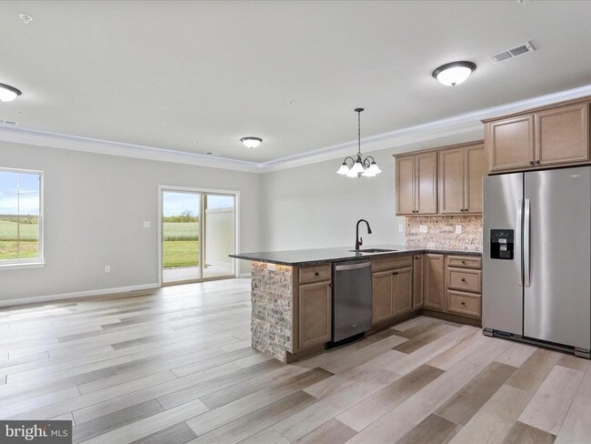 Building Photo - 129 Delano Dr