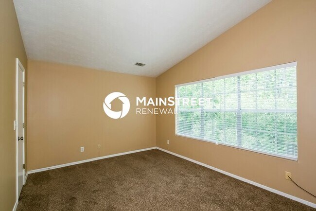 Building Photo - 3 Bedroom Pet-Friendly Home in Lithonia, GA with Main Street Renewal