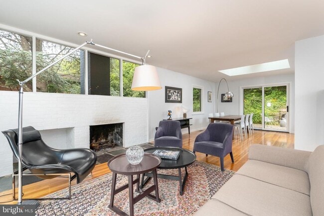 Building Photo - 3122 Brooklawn Terrace