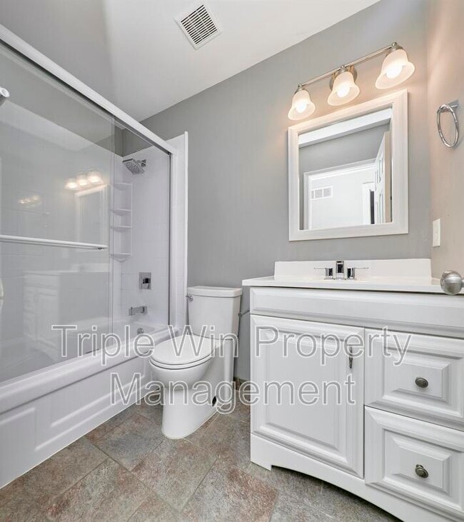 Building Photo - 121 Walnut Hill Dr