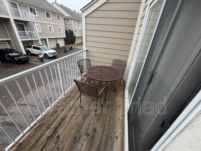 Building Photo - 1152 Faulkner