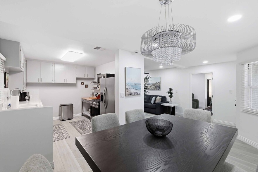 Building Photo - 1918 Marshallfield Ln