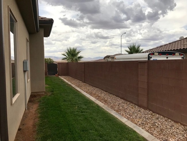 Building Photo - **Beautiful Little Valley Home**