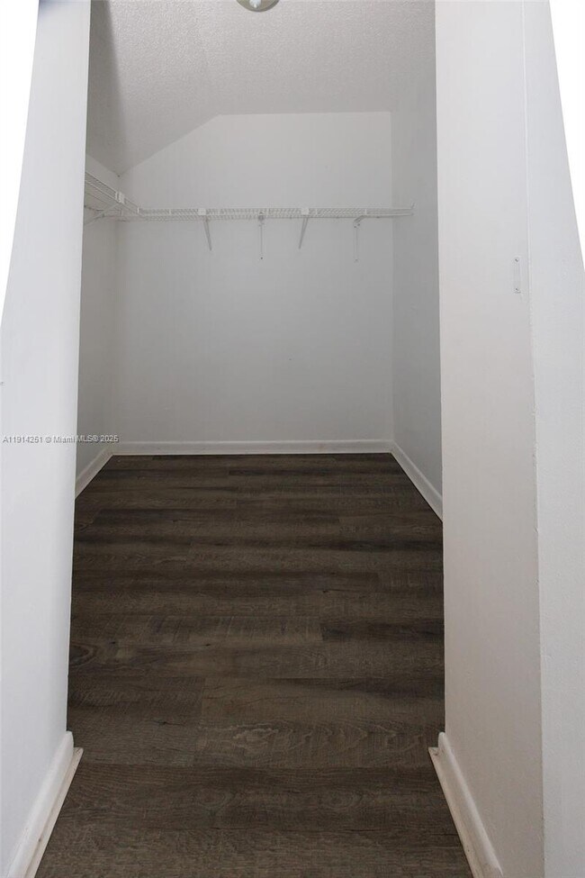 Building Photo - 14970 SW 82nd Ln