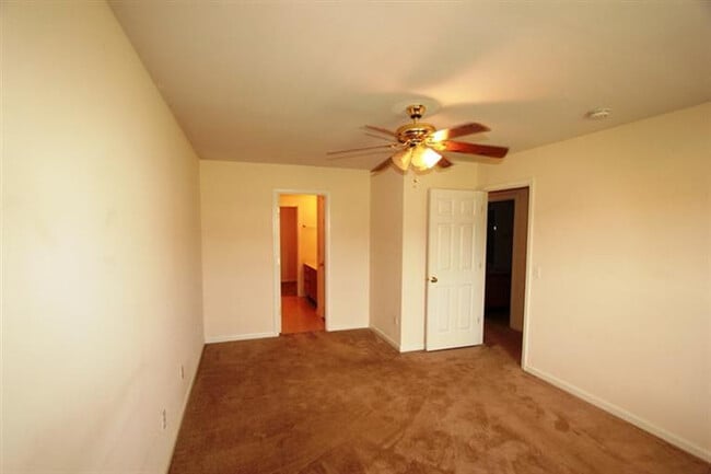 Building Photo - 601 Sherard Cir