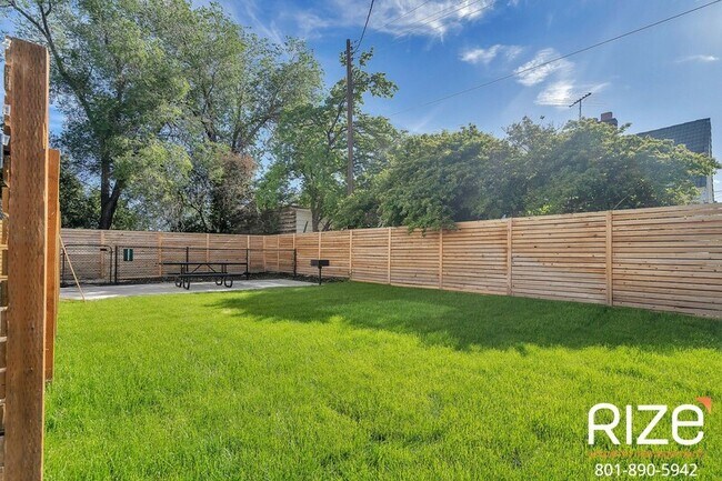 Building Photo - 3359 S 900 E