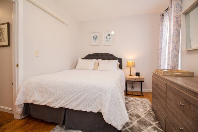 Building Photo - 1002 Tremont St