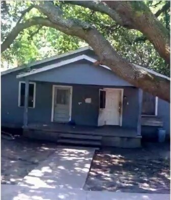 Building Photo - 1956 Clement Ave