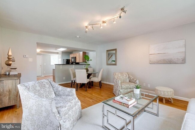 Building Photo - 1617 N Van Dorn St