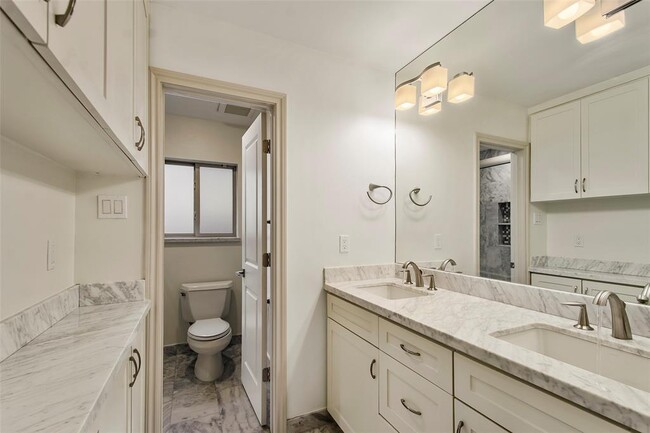 Building Photo - 427 Ashford Forest Dr