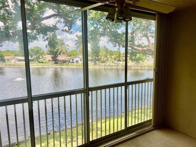 Building Photo - 9587 Weldon Cir