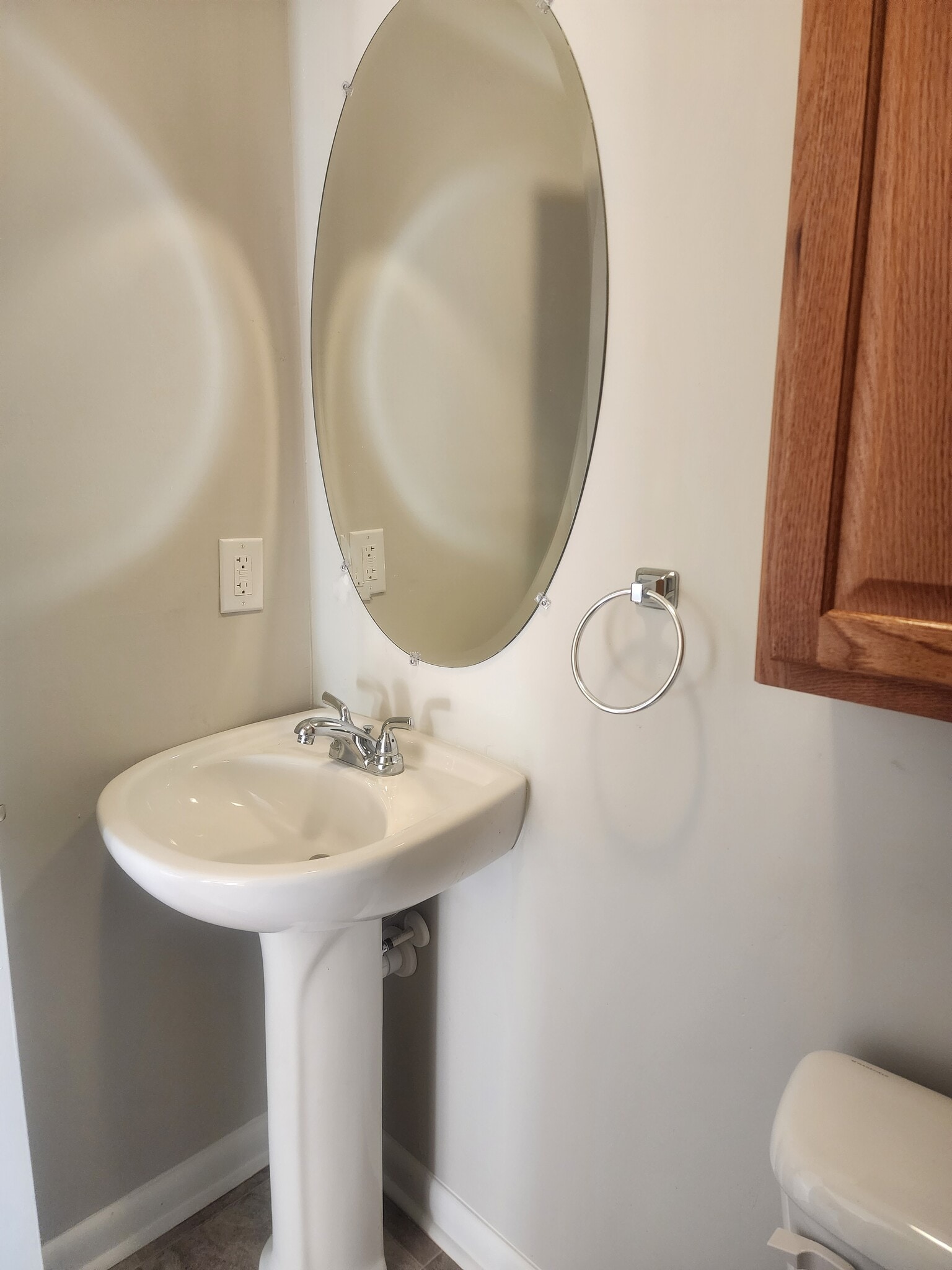 Half bath - 3231 Dorian Rd