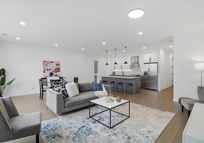 Building Photo - 5824 N Lincoln Ave