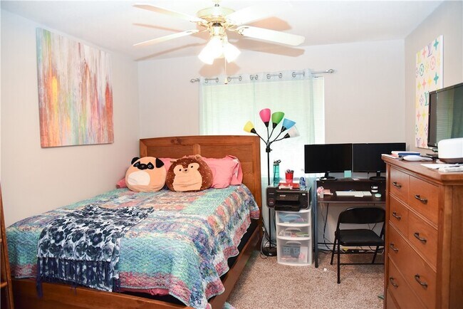 Building Photo - 3815 Oldenburg Ln