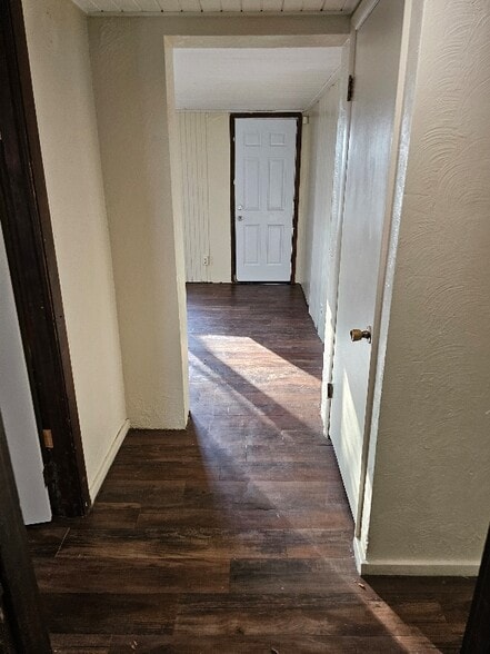 Building Photo - 1627 Norton