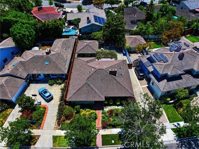 Building Photo - 5220 E Los Flores St