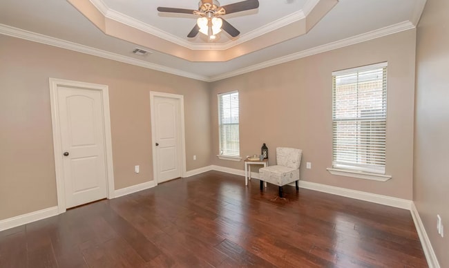 Building Photo - 315 Hill Ridge Dr