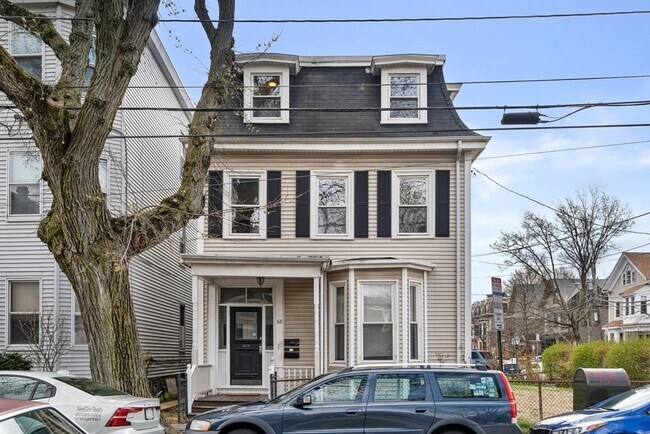 Building Photo - 68 Pleasant St