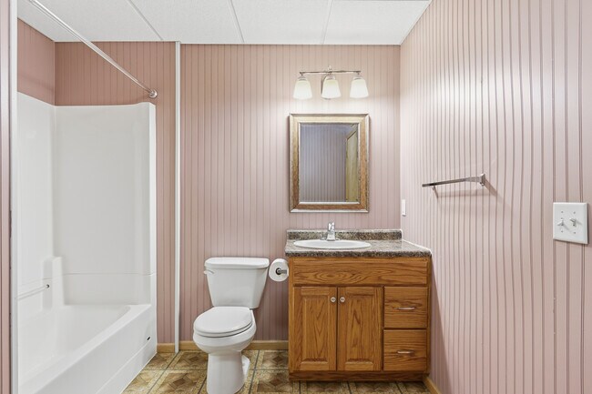 Building Photo - 6368 Manchester Ave NE