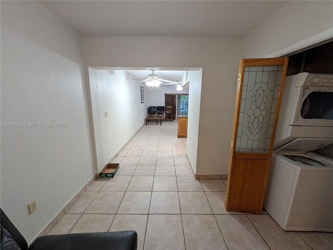 Building Photo - 1037 SW 76th Ave