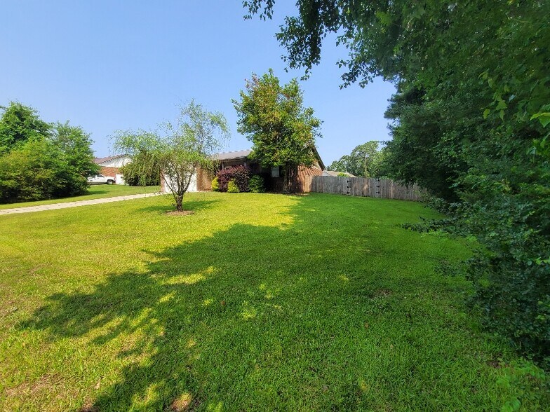 Building Photo - 309 Sparrow Dr