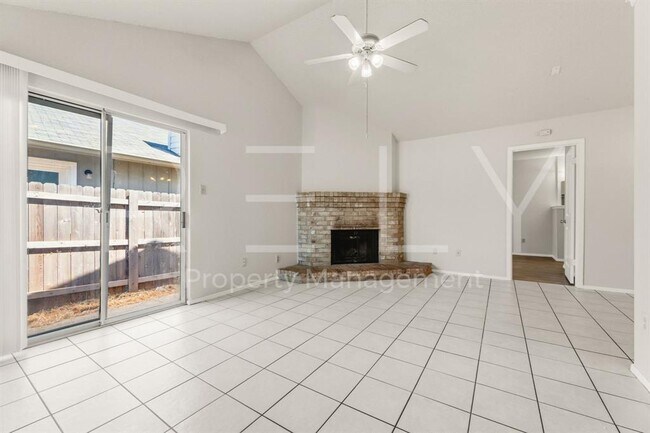 Building Photo - 409 Greenlawn Blvd