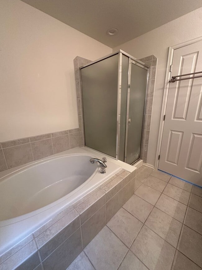 Building Photo - Beautiful Single Family House in Aurora