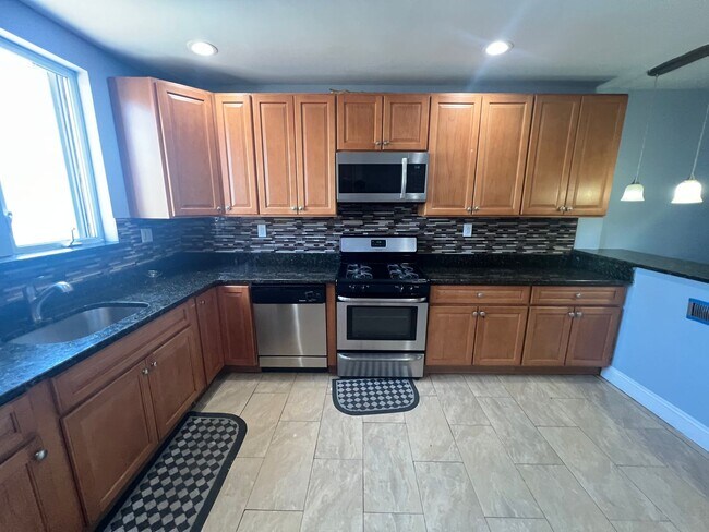 Building Photo - 3403 Chippendale Ave