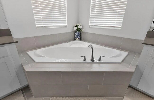 Building Photo - 11791 Language Wy