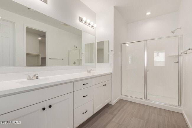 Building Photo - 2503 S 180th Dr