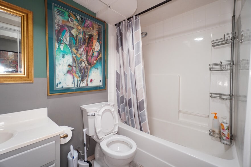 Building Photo - 1407 N 58th St