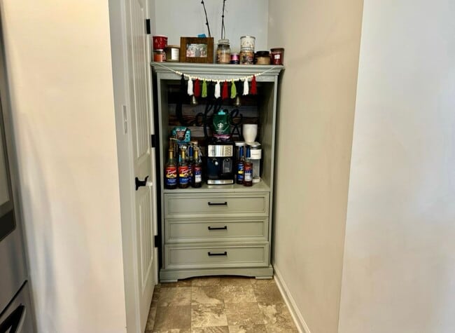 Building Photo - 13238 Landing Cir