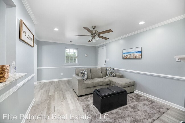 Building Photo - 2 br, 1 bath House - 3930 Azalea Drive Unit D