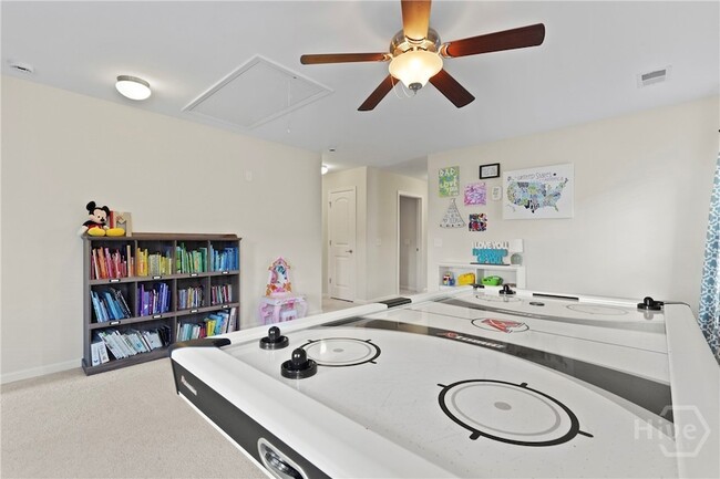 Building Photo - 18 Millwood Lake Dr