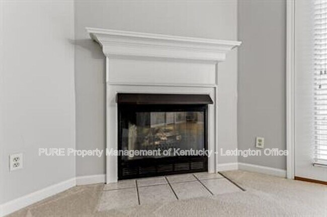 Building Photo - 872 Burkewood Dr