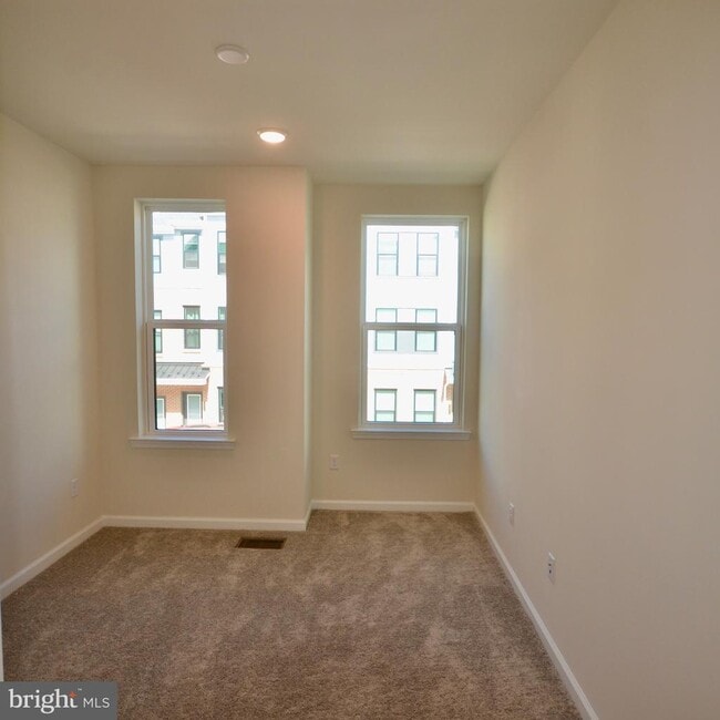 Building Photo - 1305 Parker Blvd