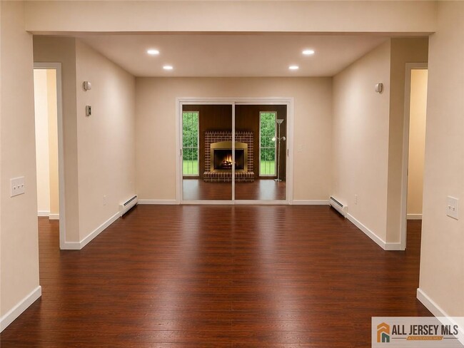 Building Photo - 441B Belford Rd