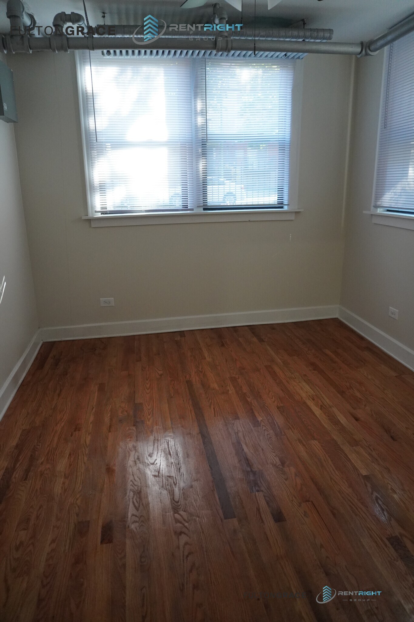 Building Photo - 1700-1710 W Albion