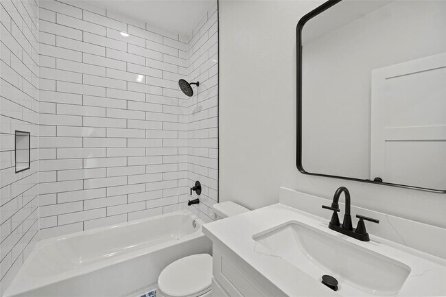 Building Photo - 8419 Venus St