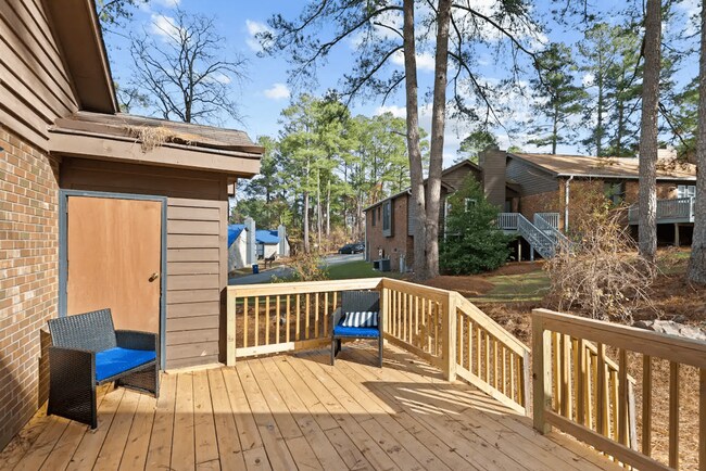 Building Photo - 2-Bedroom, 2-Bath Apartment in Fayetteville – Spacious Layout & Great Location!