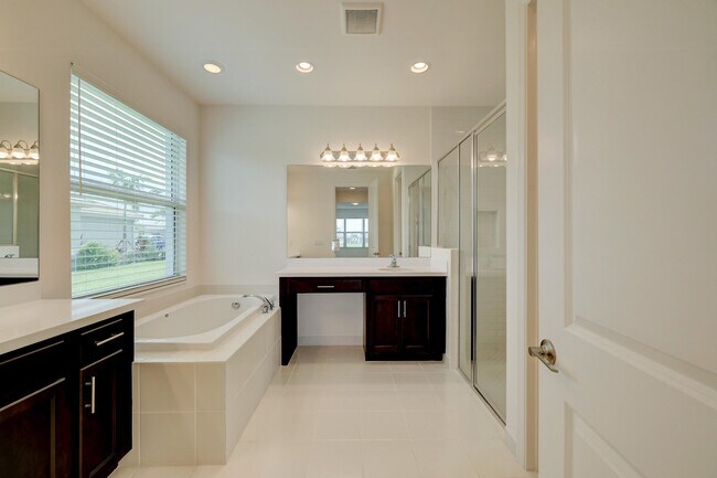 Building Photo - 11886 SW Poseidon Way