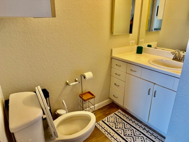 Building Photo - 860 N Orange Ave