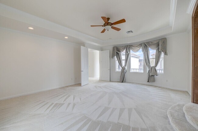 Building Photo - Beautiful 4Bd, 4Bth home in Guard Gated Community near Tivoli Village.