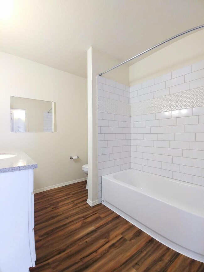 Building Photo - 1021 Coal Ave SW