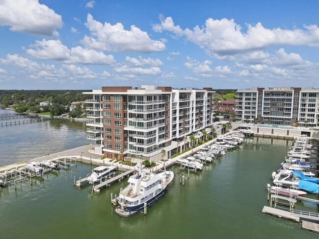 Building Photo - 920 N Osceola Ave