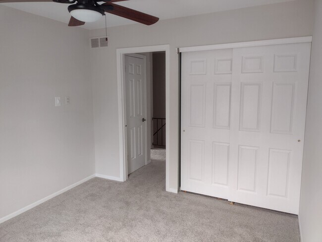 Building Photo - 83 Avon Ln