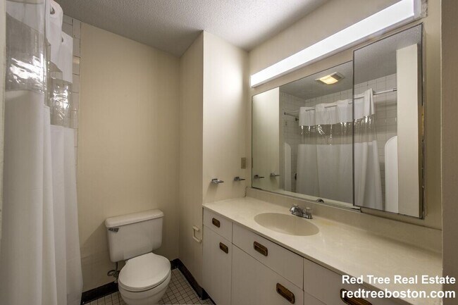 Building Photo - 154 N Beacon St