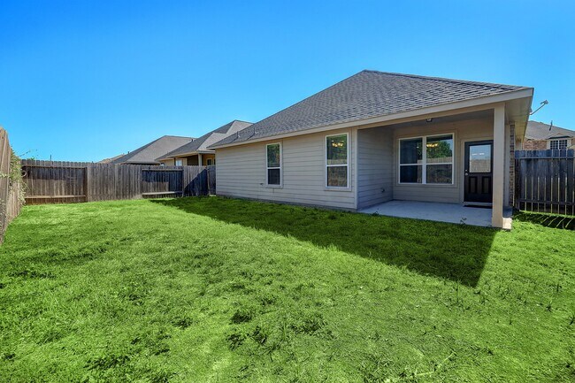 Building Photo - 1319 S Maple Dr