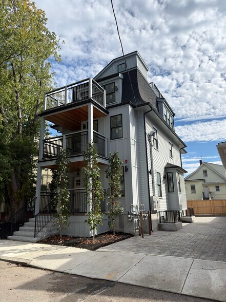Building Photo - 5 Thurston St