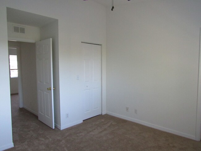 master bedroom - 8248 Pacific Beach Dr